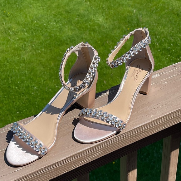 Jewel BADGLEY MISCHKA Bronwen Embellished
Evening Shoe *brand new - never worn* - Picture 3 of 5
